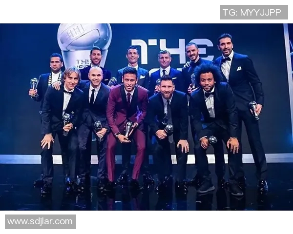 百位足球巨星全景介绍从传奇到新星的精彩瞬间与成就回顾