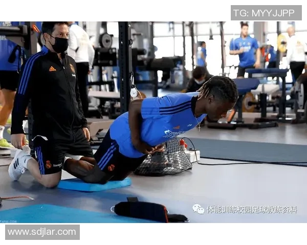 科学足球训练：提升球员实力的系统方法与技巧解析