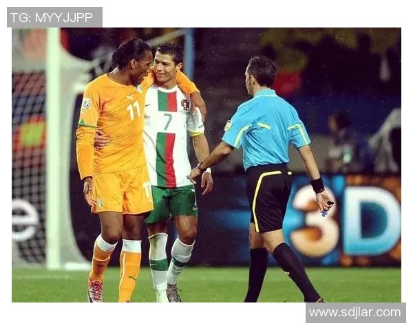 左脚足球明星盘点：那些在绿茵场上以左脚绝技闻名的传奇球员