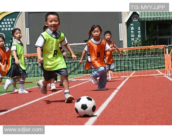 探索希D彩足球的魅力与激情,感受足球带来的无限乐趣与团队精神 探索希D彩足球的魅力与激情,感受足球带来的无限乐趣与团队精神